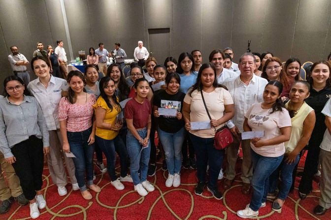 Estudiantes de Tuxpan y la región fueron beneficiados con Becas TC Energía