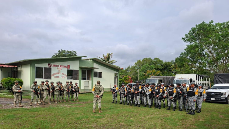 Ante riesgo por intensas lluvias el Ejército Mexicano aplica Plan DN-III-E en su Fase de Prevención en Veracruz.