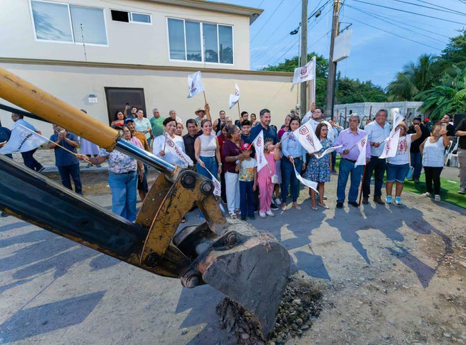 INICIA GOBIERNO DE TUXPAN CONSTRUCCIÓN DE GUARNICIONES Y BANQUETAS EN LA COLONIA ARBOLEDA