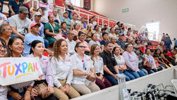 Daniel Cortina y Marisol Martínez acompañaron a Rocío Nahle en entrega de apoyos que benefician a 971 tuxpeñas y tuxpeños
