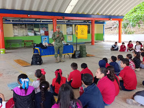 Ejército Mexicano comparte conocimientos de primeros auxilios en Cerro Azul