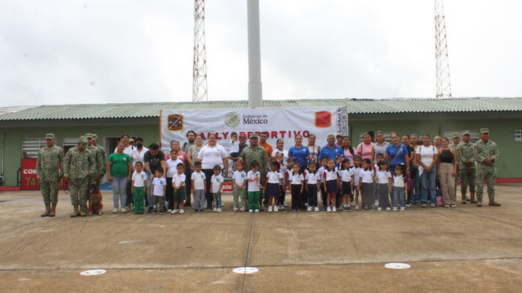 Ejército Mexicano fortalece la proximidad social mediante jornada deportiva infantil en Tempoal