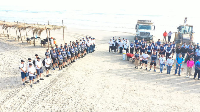Marina recolecta tres toneladas de basura durante limpieza de playas en Tuxpan, Veracruz