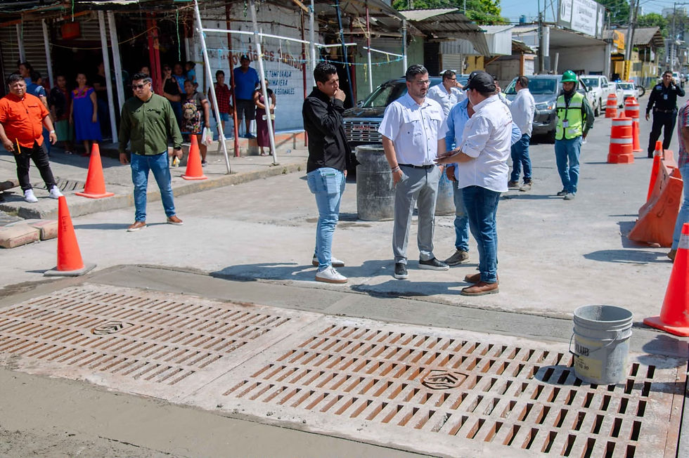 Se colocan nuevas alcantarillas en la 15 de septiembre