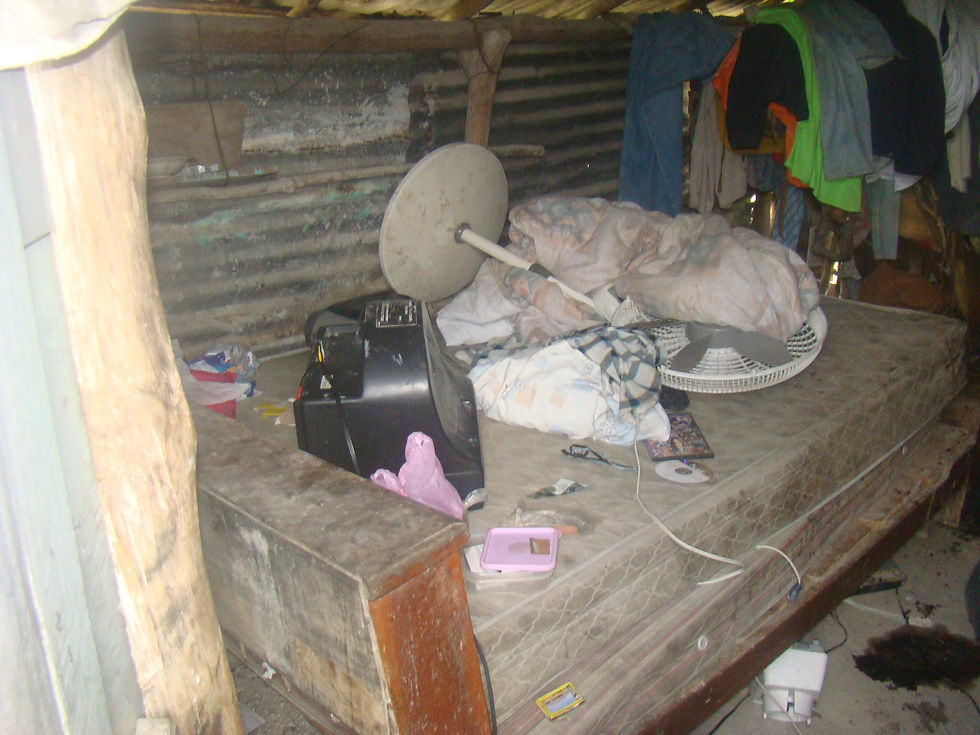 2 el cuerpo estaba a un costado de la cama (2).JPG