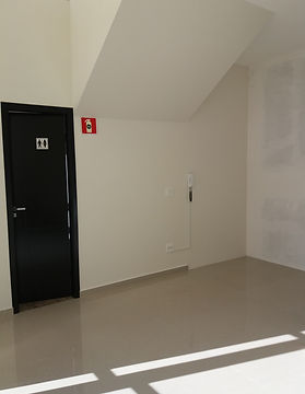 Pintura em salão comercial