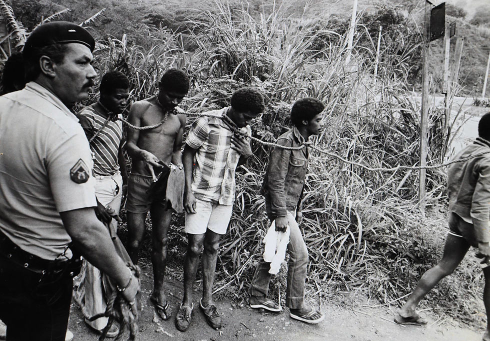 ©Luiz Morier - Batida policial Alto da Boa Vista Rio de Janeiro 1982