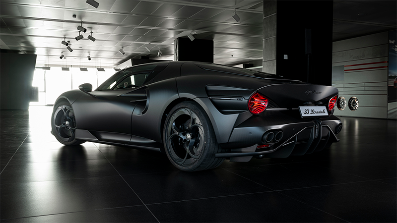 Alfa Romeo 33 Stradale Perla Nera