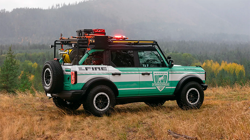 La variante Bronco Filson Wildland Fire Rig, es un camión de bomberos de alta costura