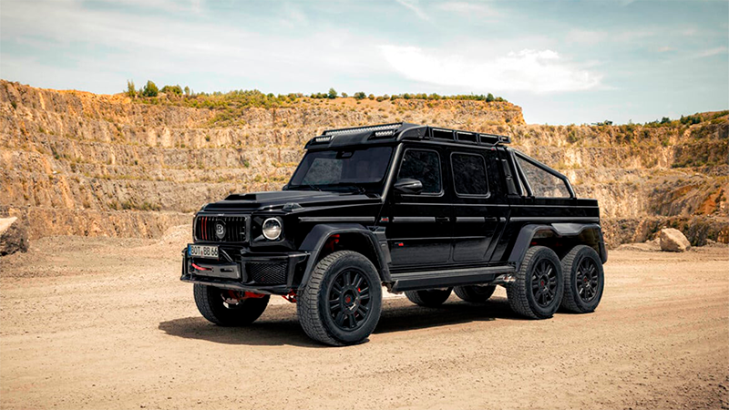 Brabus XLP 800 6X6 en locación desértica