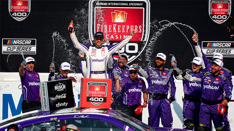 Nueva victoria de Hamlin en la Cup Series