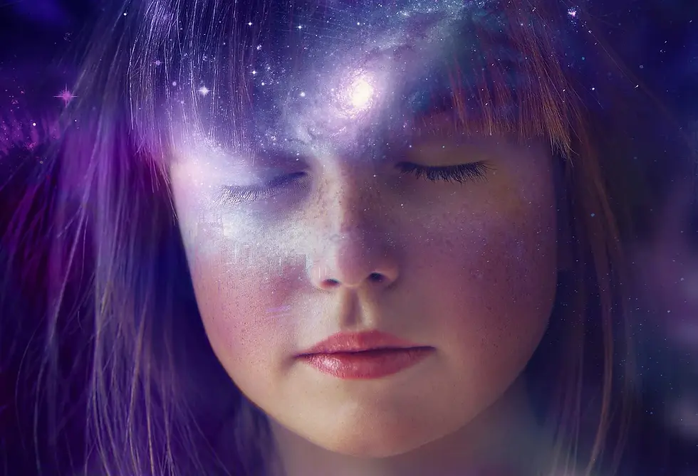 séance hypnose détente stress femme yeux fermés