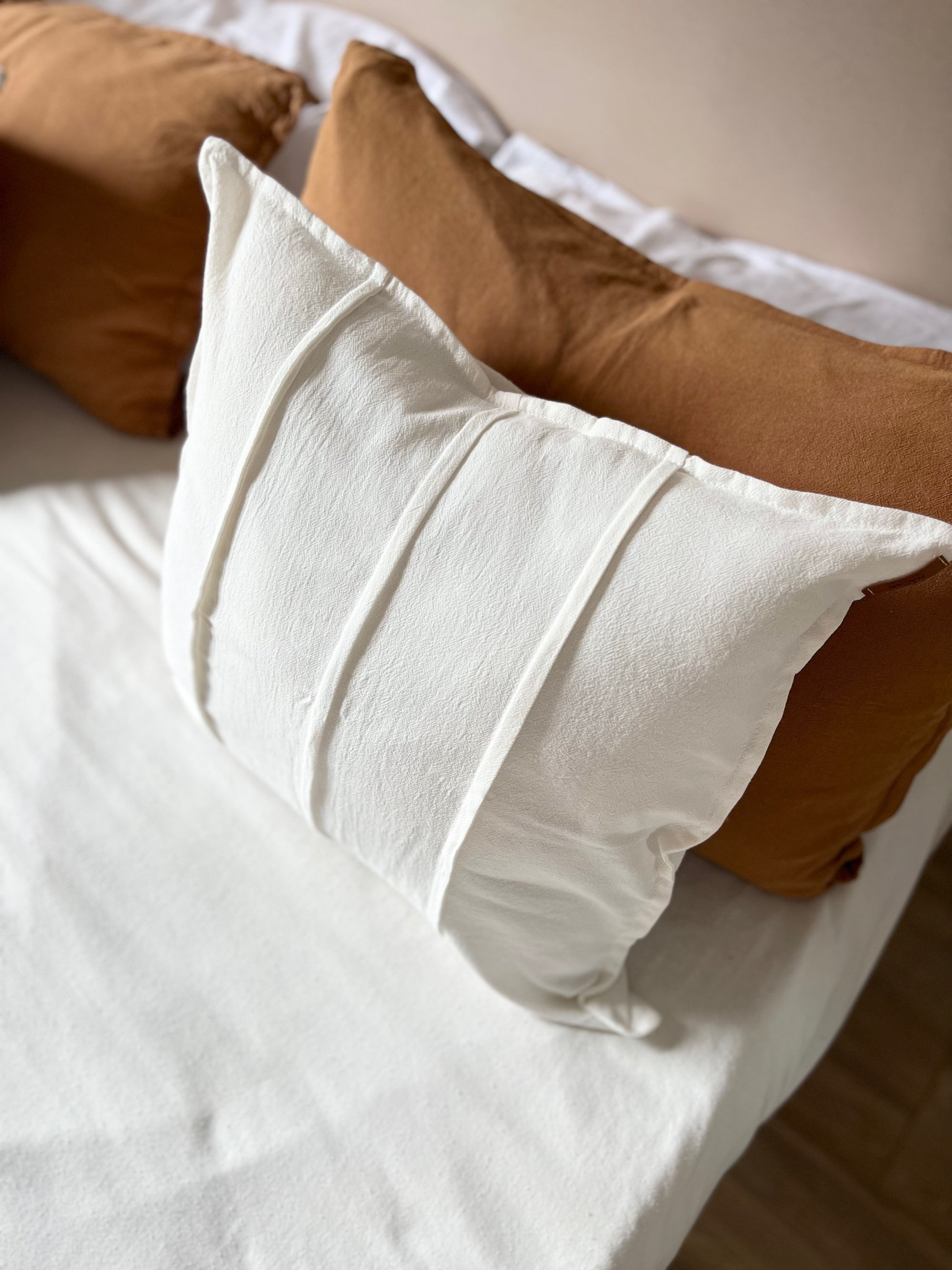 ALMOHADÓN CLEO OFF WHITE 