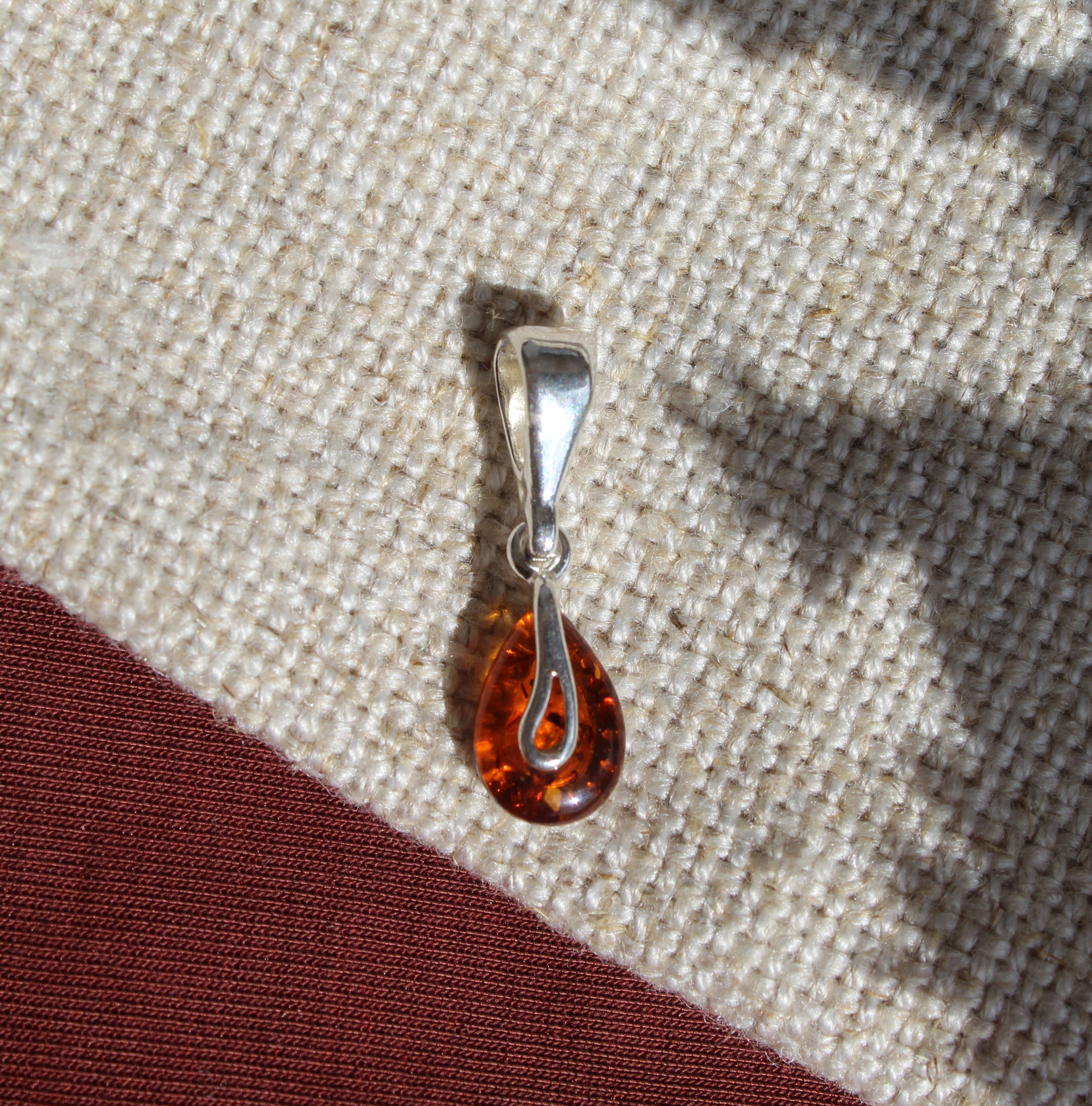 Tropfenanhänger 3 Bernstein