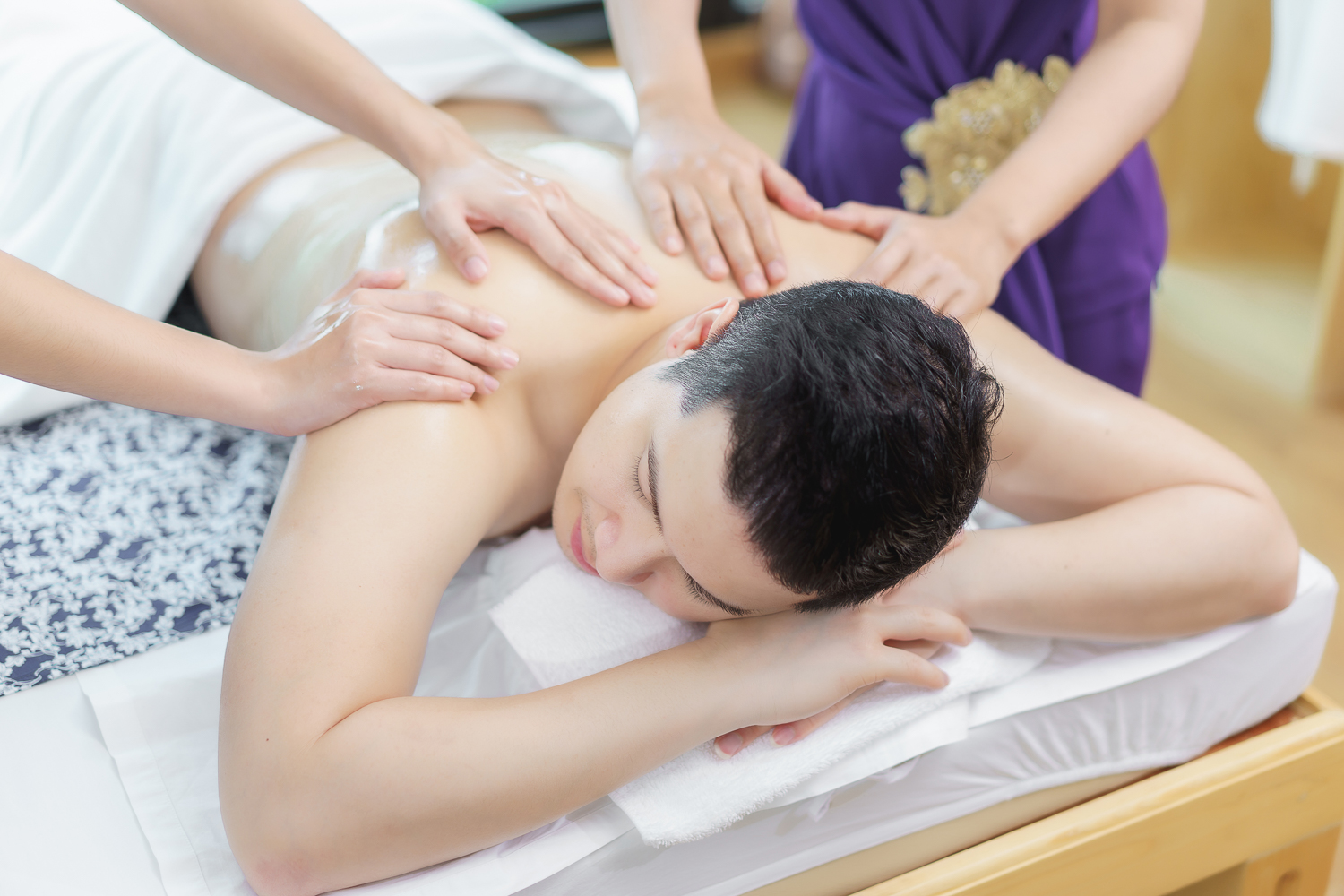 Four hands massage at Rodeo Spa