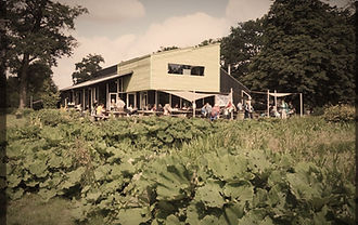 Café-restaurant Brambergen midden in de mooie natuur van Natuurmonumenten op landgoed Boekesteyn. De plaats waar Epictrails.nl trailrun evenementen starten.