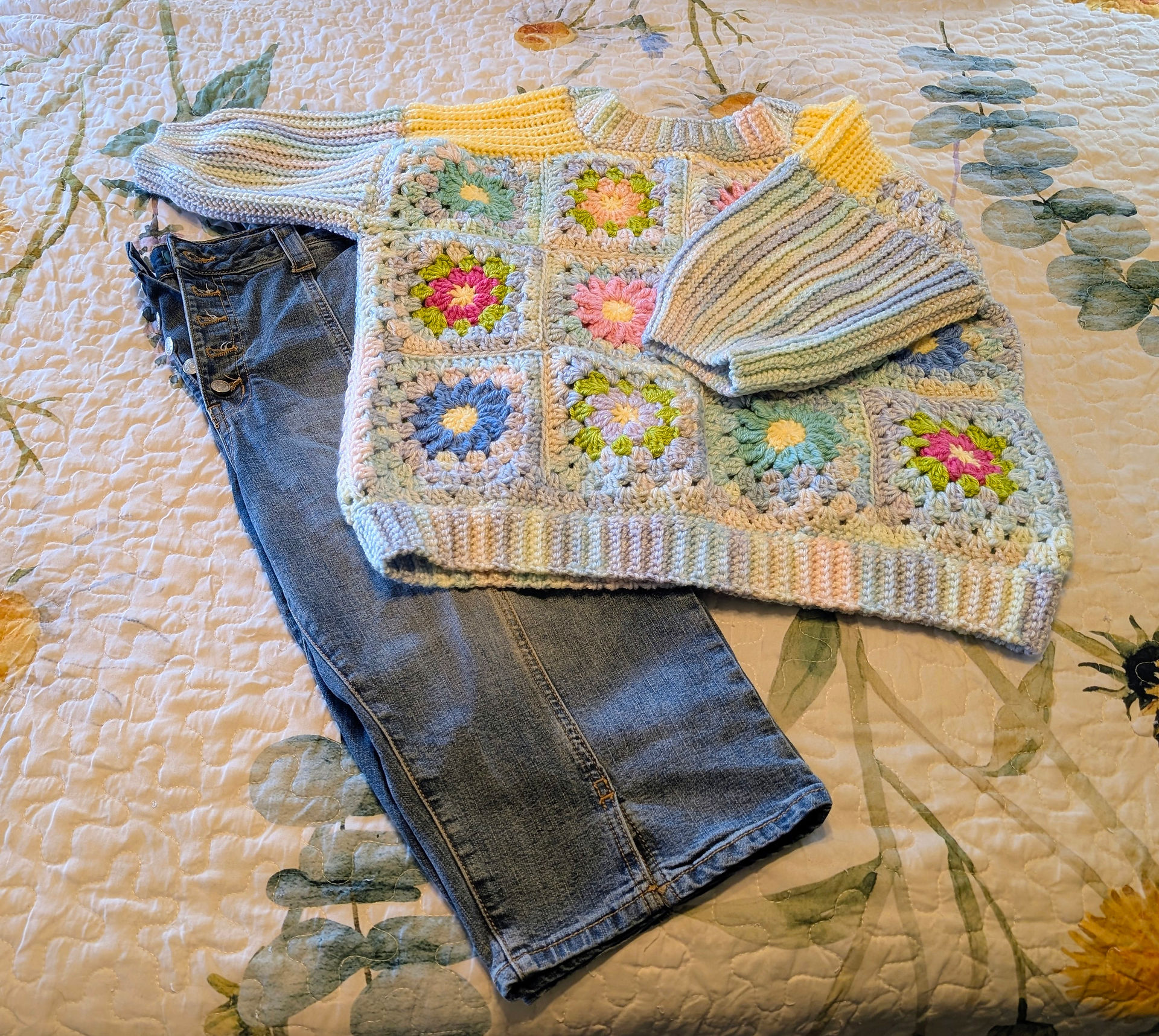 Blooming Daisy Sweater with jean crop pants