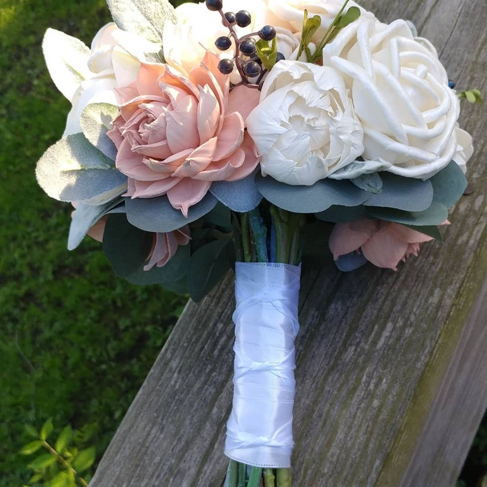 Thumbnail: Peach roses (rounded)