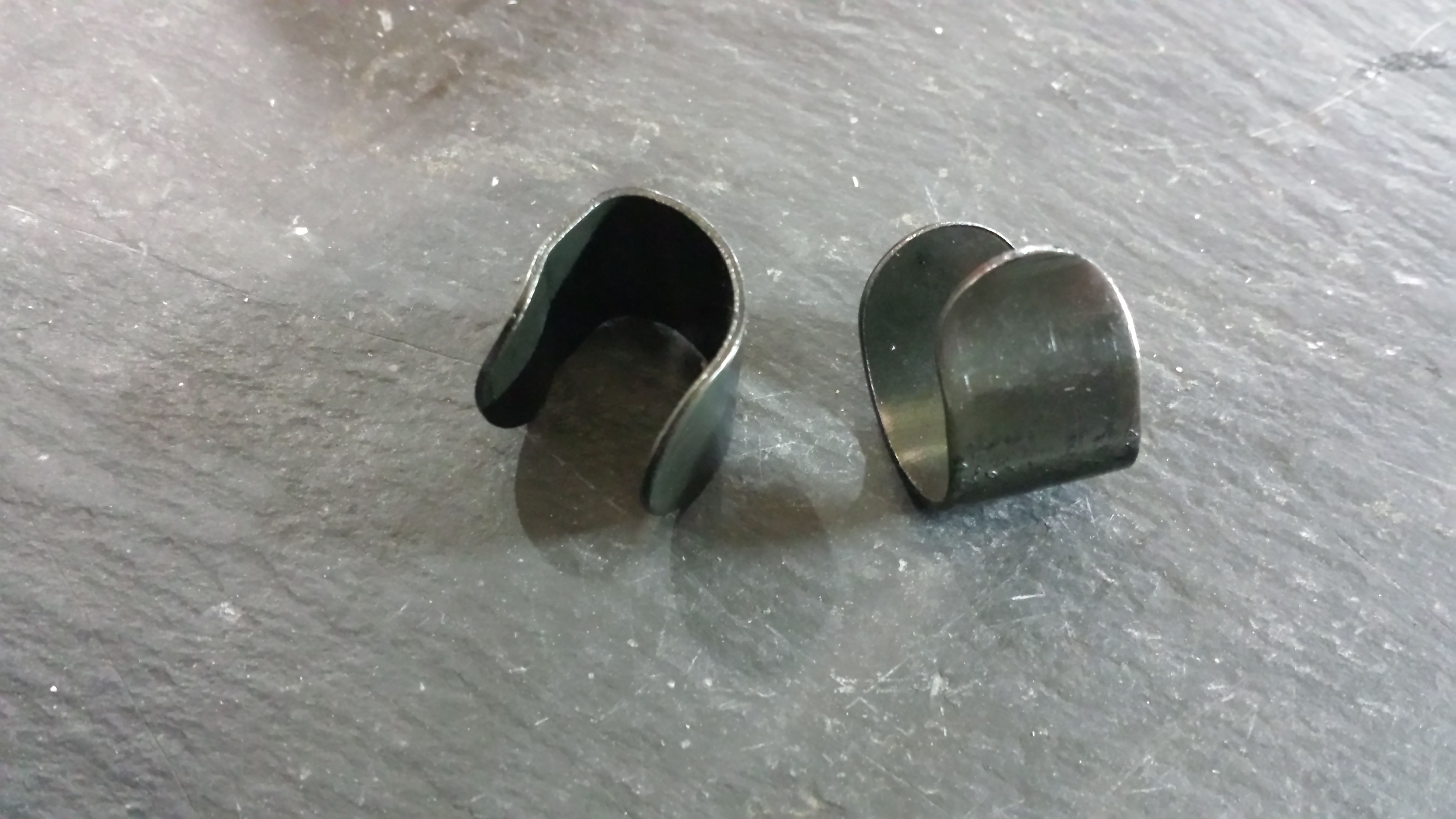 Vespa - Lower legshield rubber clamp - Black pair