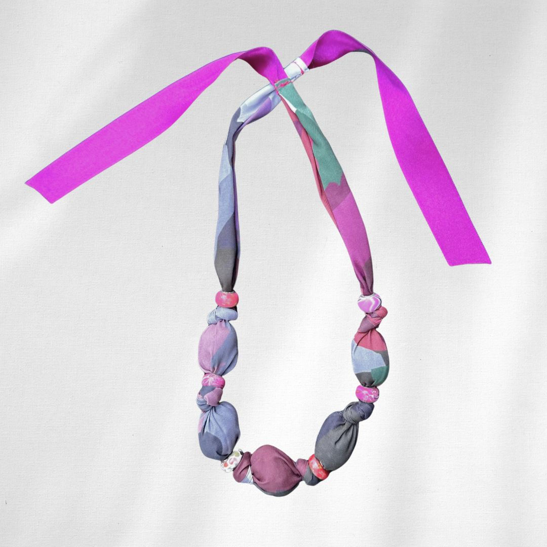 Collar Windflowers