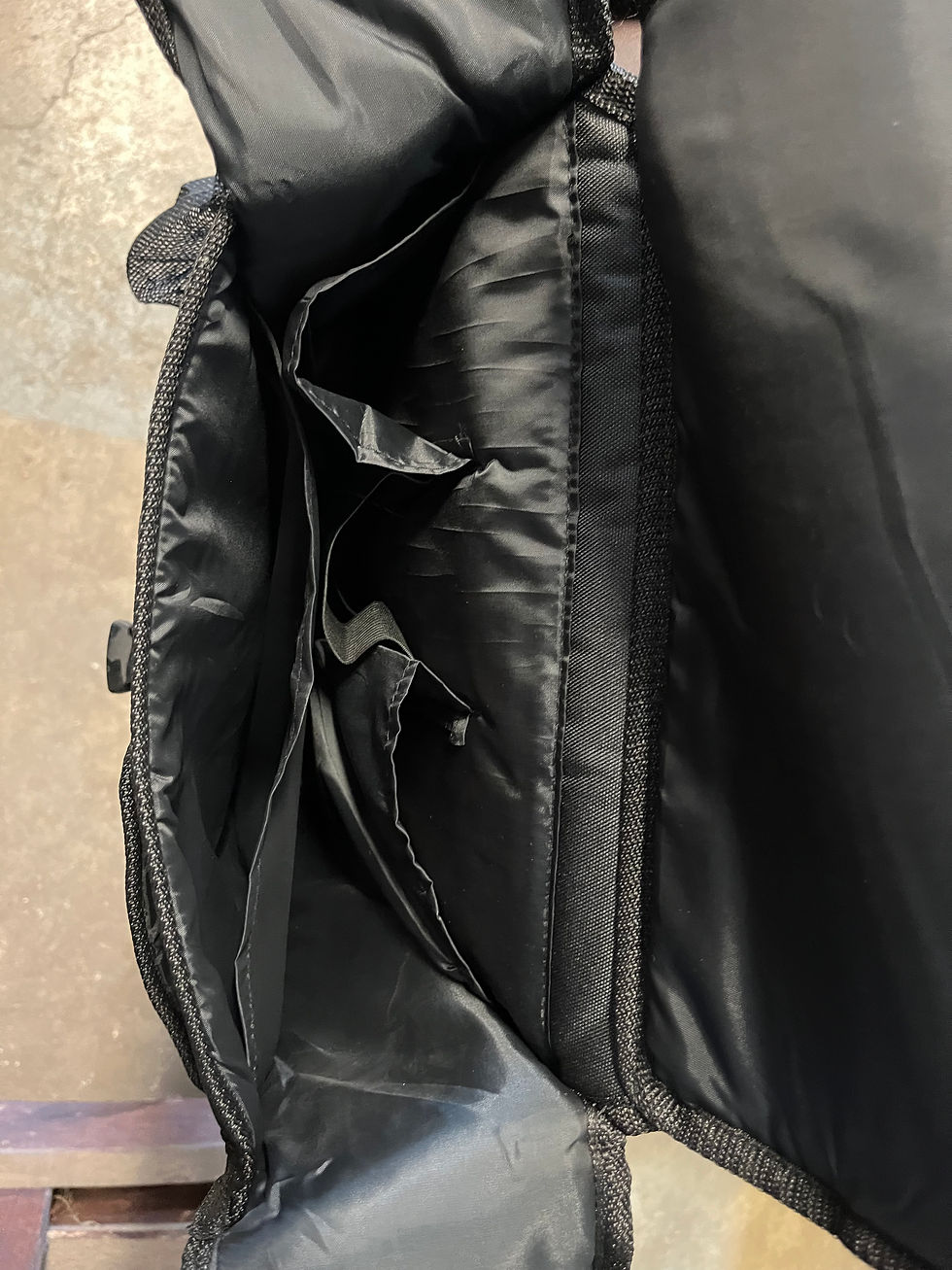 Thumbnail: Showman Black Saddle Bag w/ Water Bottle Pouches