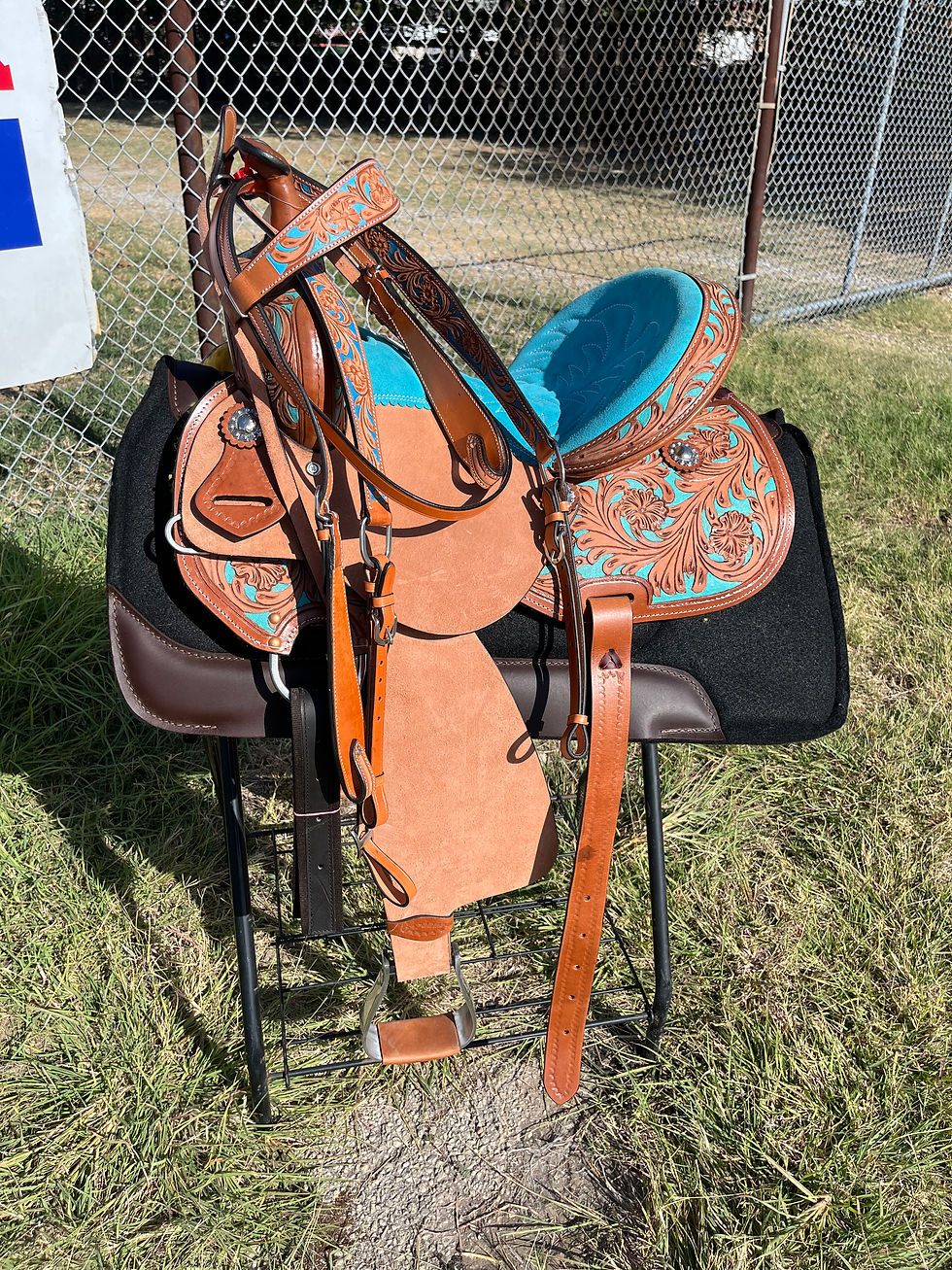 Thumbnail: 15” Turq. Rough Out Barrel Saddle