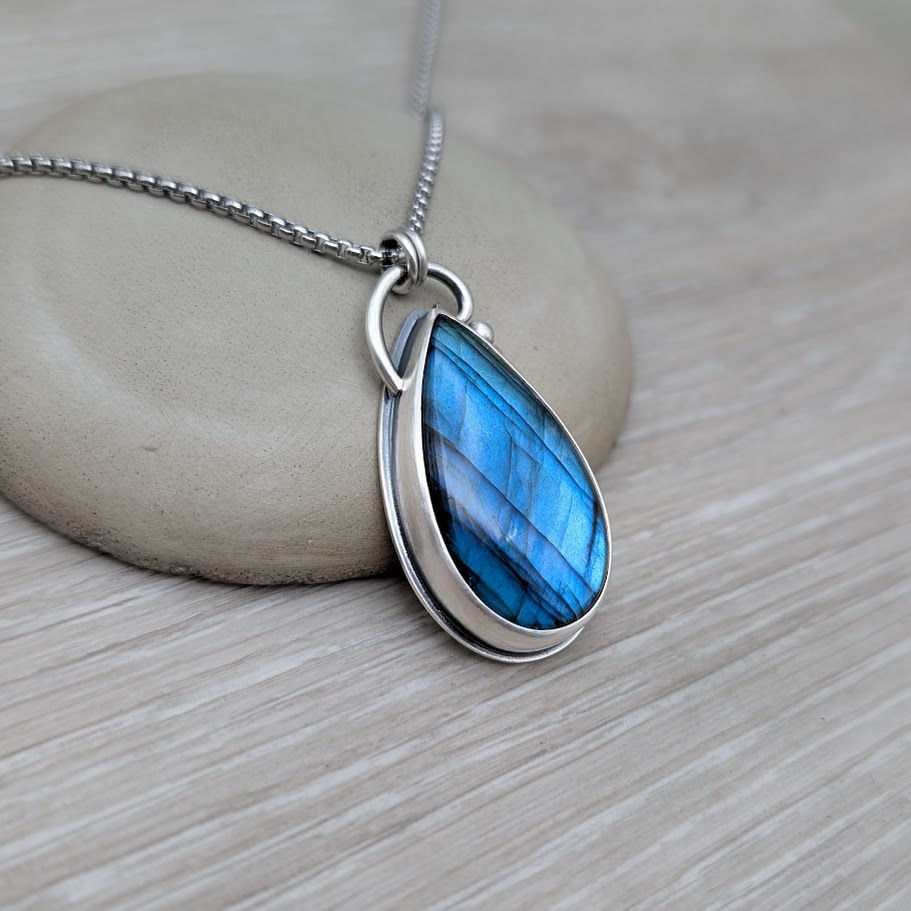 Thumbnail: Labradorite