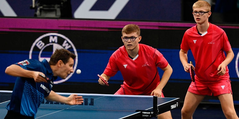Tennis-de-table-les-Francais-se-qualifient-pour-la-finale-des-Mondiaux-une-premiere-depuis