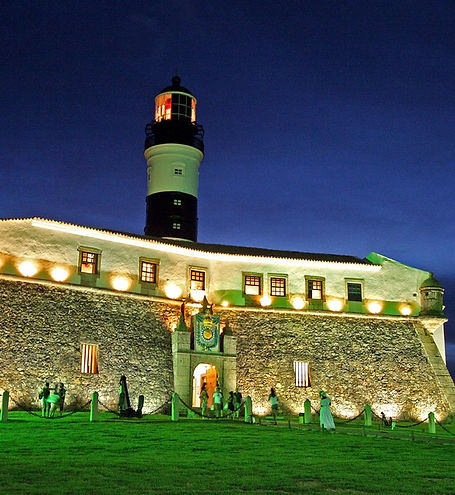salvador farol.jpg