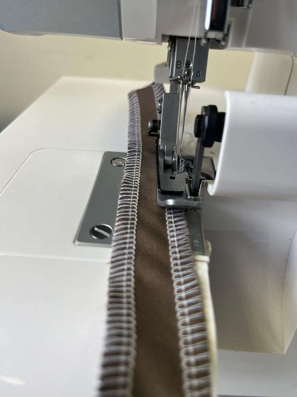 Thumbnail: Singer Overlocker Machine 14SH754
