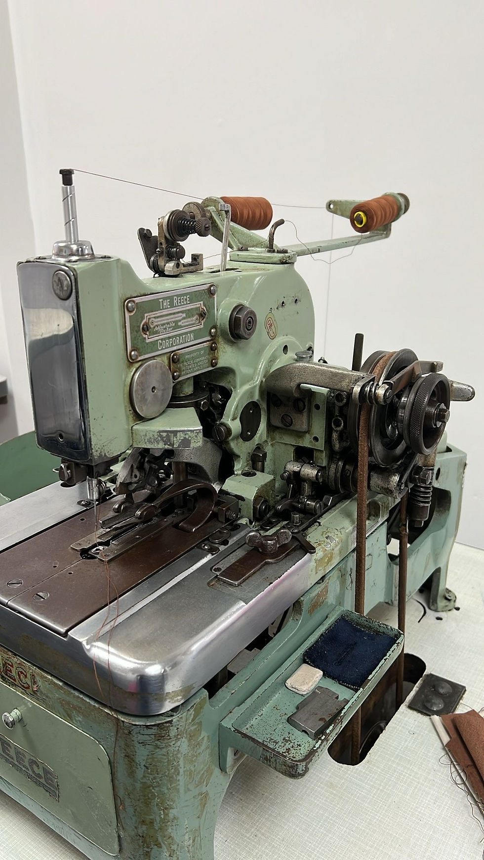 Keyhole Buttonhole Machine REECE 101 KEYHOLE BUTTONHOLE SEWING MACHINE | Harbsew