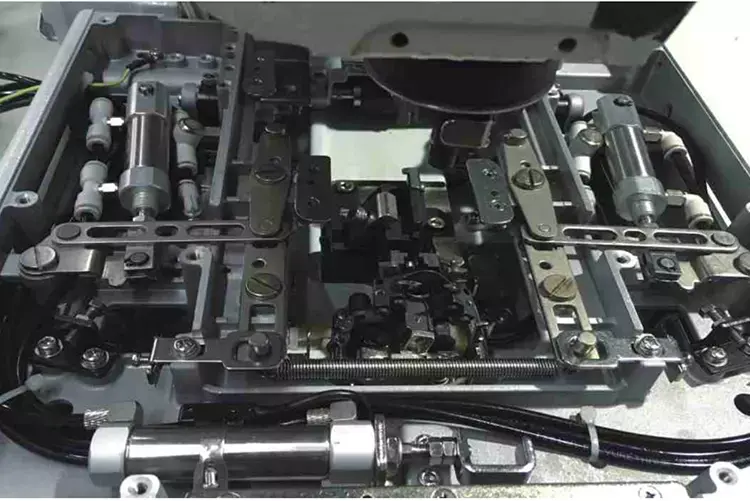 Thumbnail: JACK EYELET BUTTON HOLE industrial sewing machine 