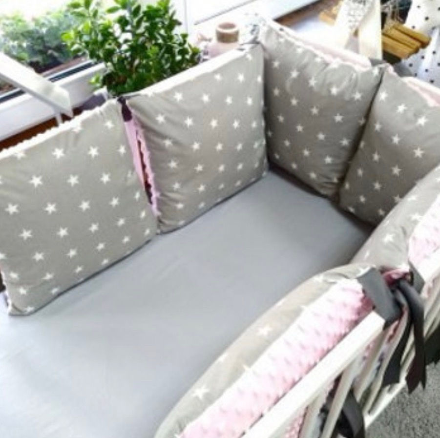 Miniatura: Pack 9 piezas para cuna Línea Luxury Estrellas Rosa Gris