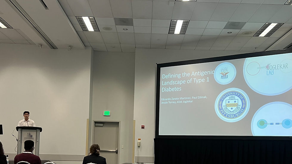 Eduardo Zarate Martinez presenting his undergraduate research at 2022 ABRCMS