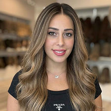 פאות ארוכות עם גוונים בשורש כהה