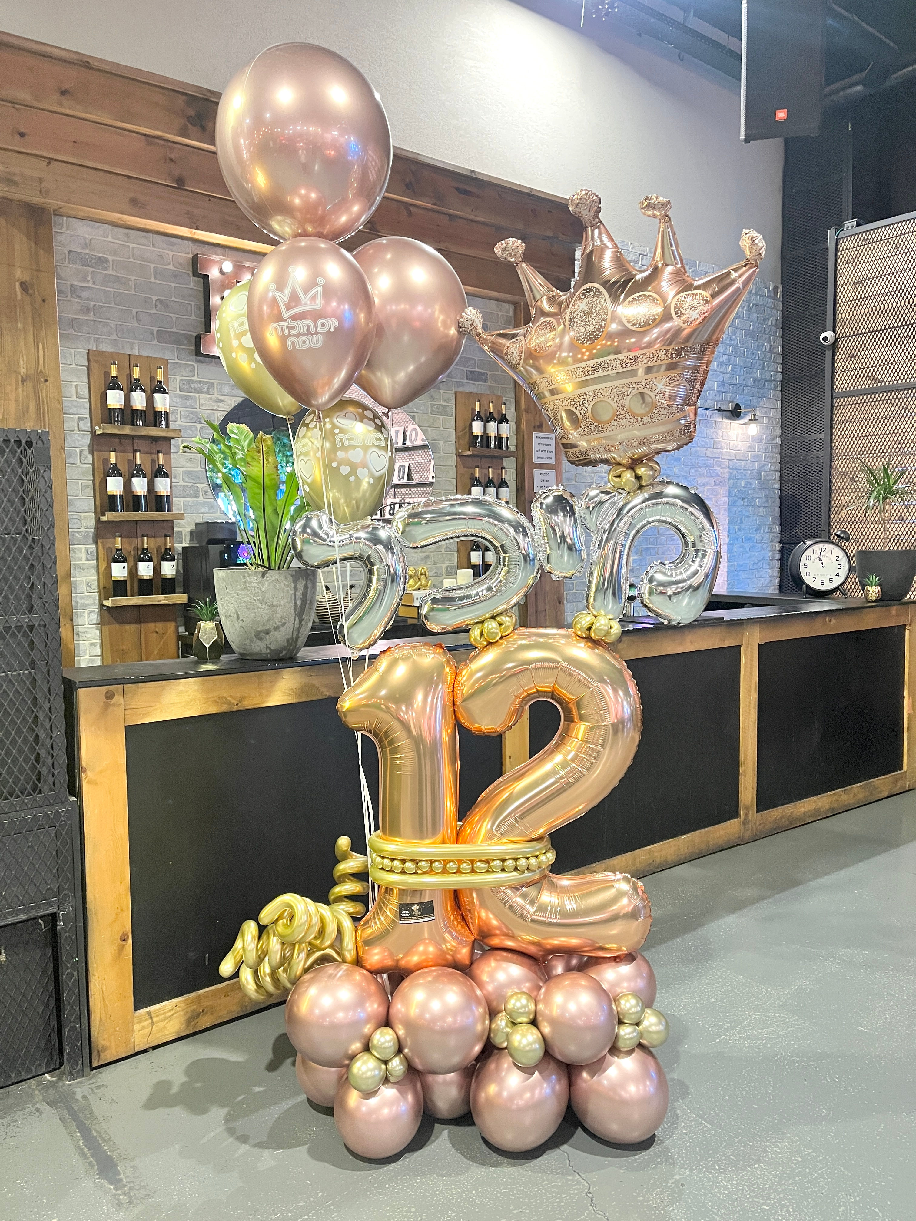 בלונים מספרים מעוצבים צילום לבת מצווה ספרות 12 בלונים לבת מצווה בלונים לאירוע בלונים באשדוד בלונים מעוצבים לאירועים אור בלונ