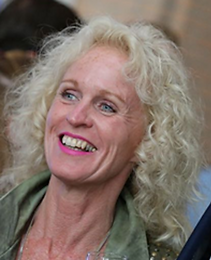 Linda Oonk.png