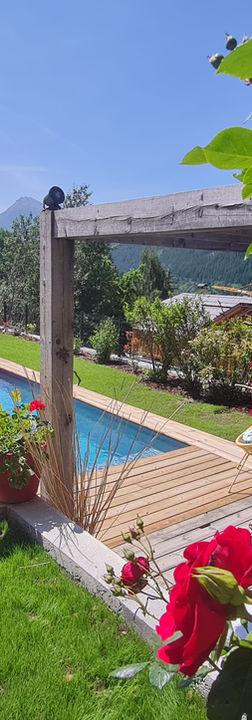 vista sulla piscina e sulla spiaggia