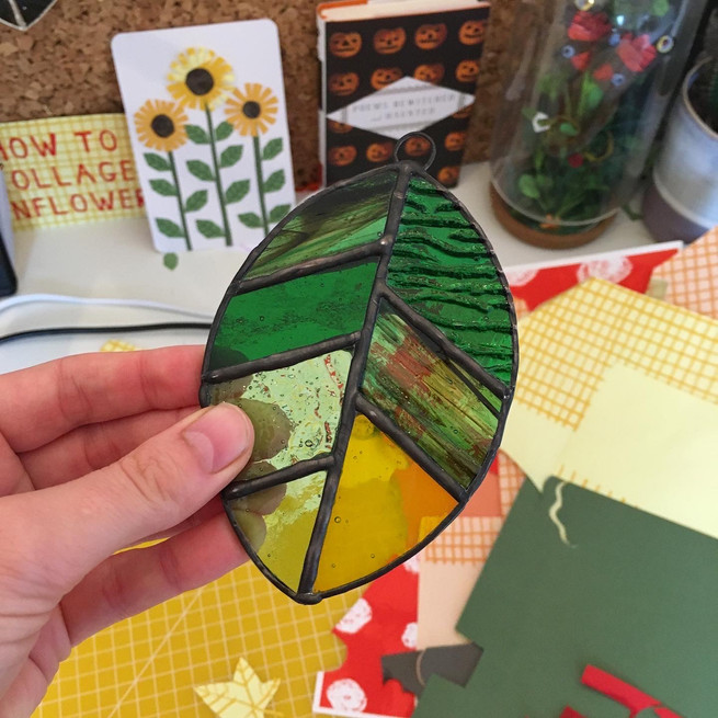 Green leaf window pendant