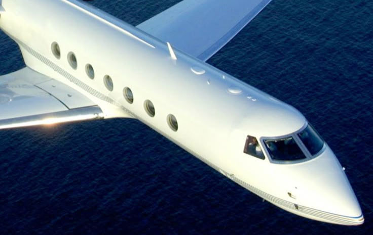 ✈️ Fit & Flawless Travel: Stay Hydrated & Glowing at 35,000 Feet