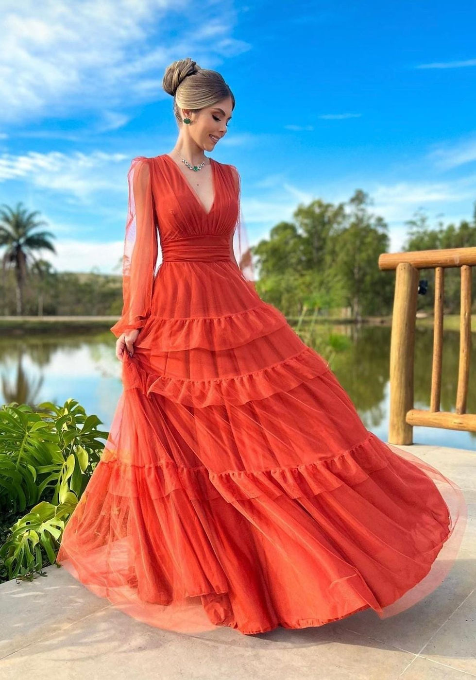 Vestido Longo Terracota Três Marias em Tule com Manga Longa Bufante Frente