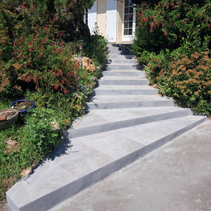 Terrasse et escaliers extérieurs 