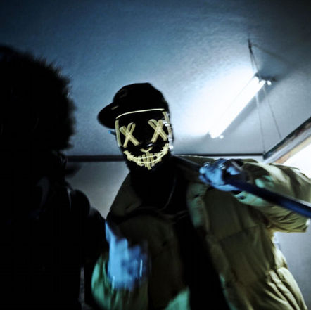 横浜をHOODとするDrill系覆面集団 "14" が、新曲「黒船来航」のMVをスラムフッドスターより公開