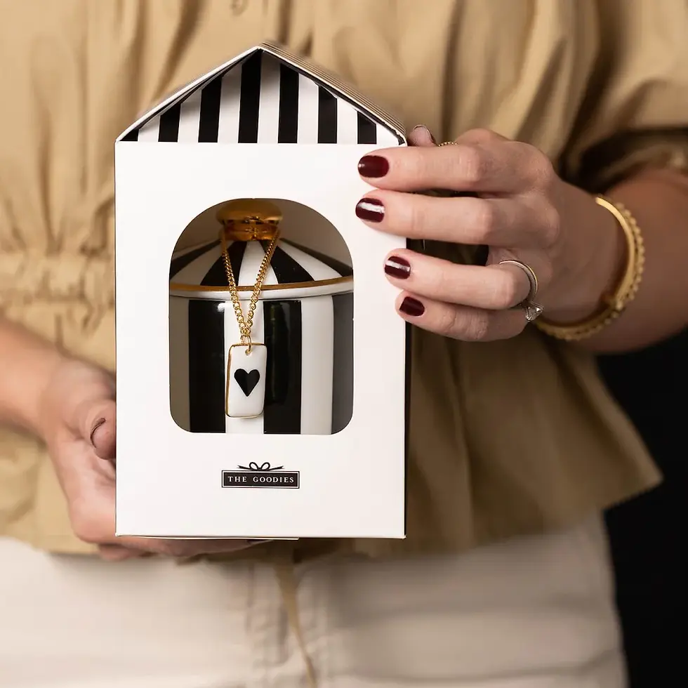 Miniatura: Pote de porcelana com medalha