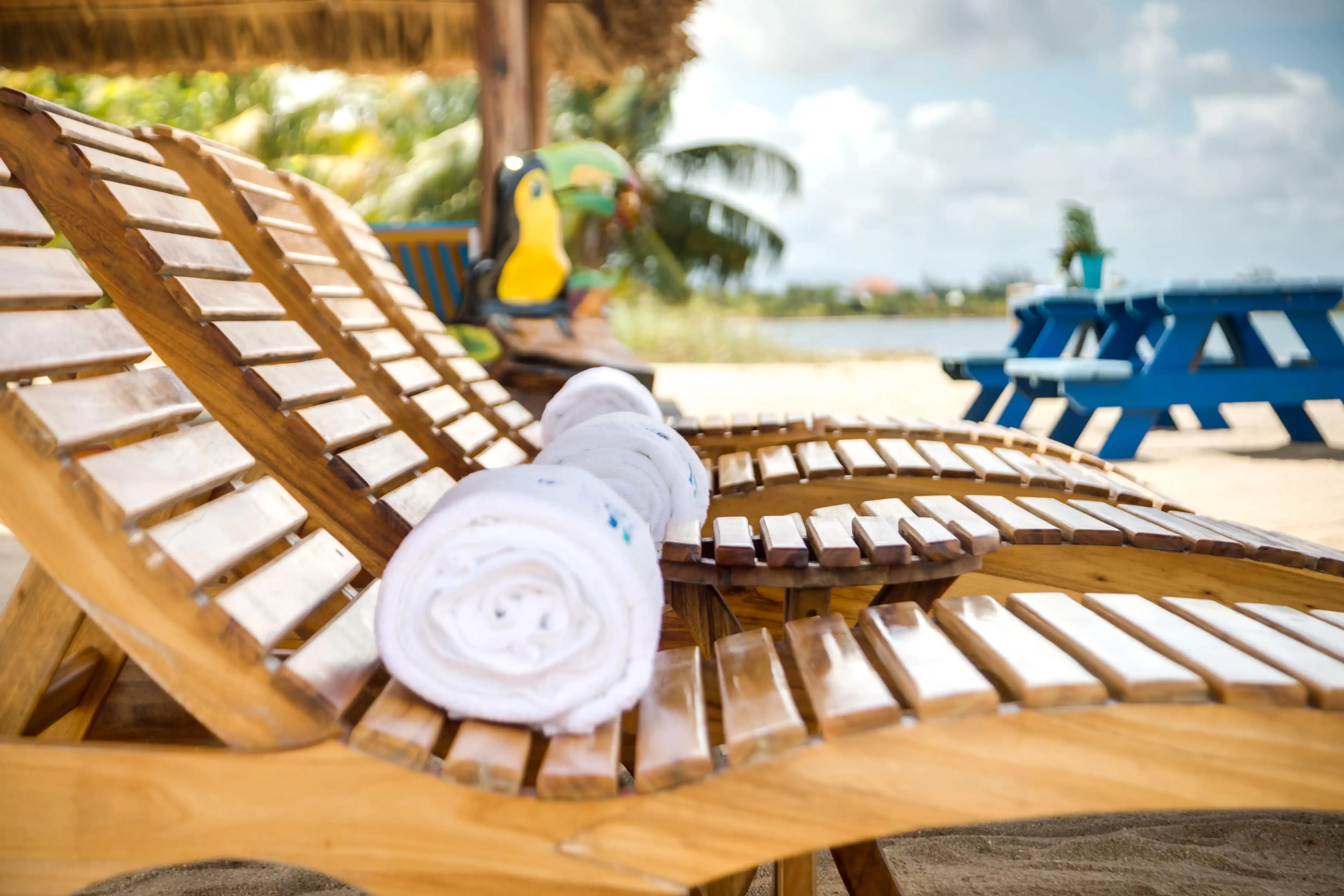 Tumbonas en la playa Ocean Breeze Beach Resort Placencia Belice