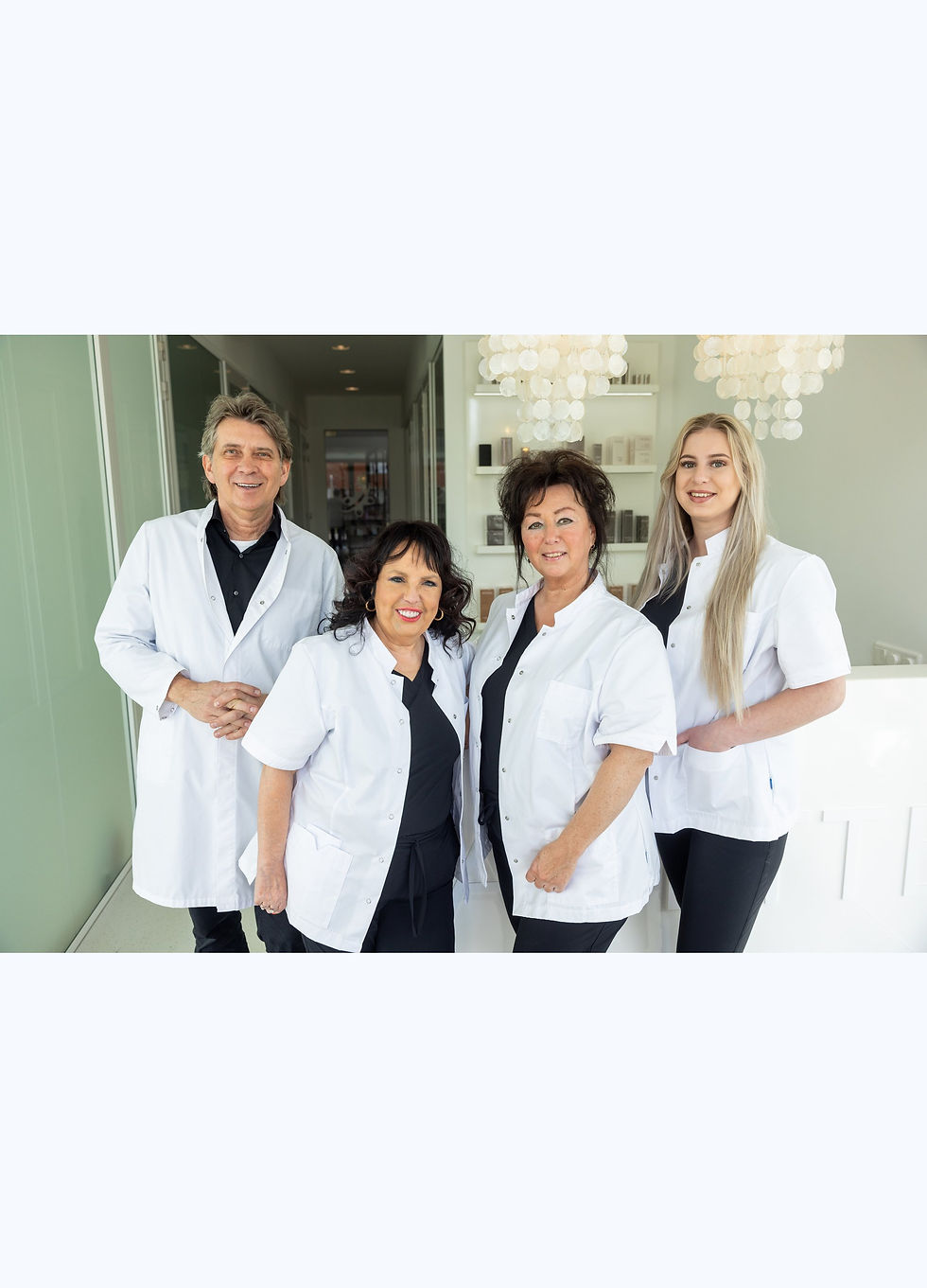 Het team van HairDoctors in de kliniek in Tilburg