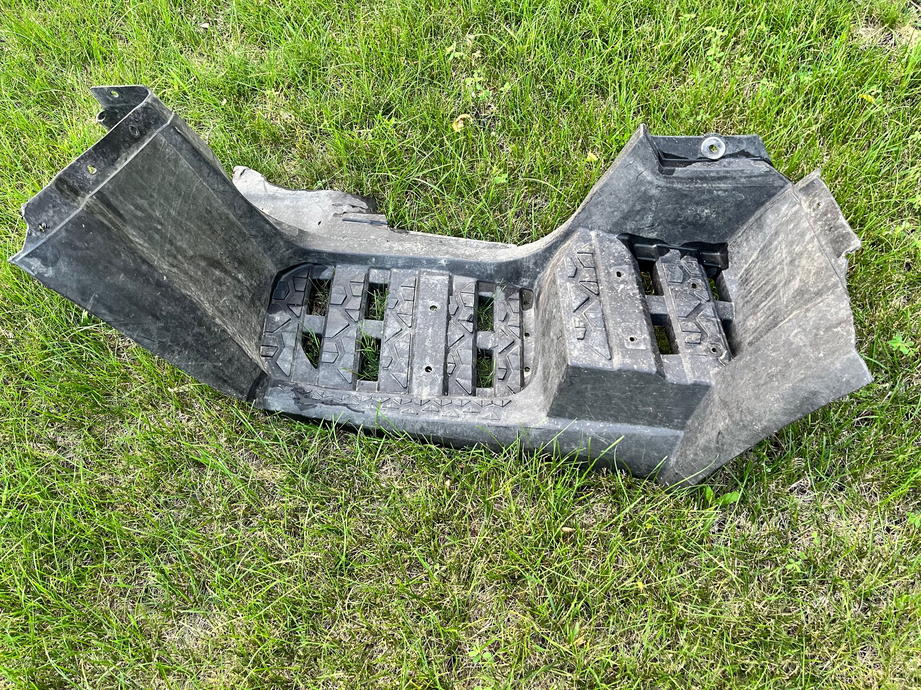 Footwell LH - Can Am Outlander Max