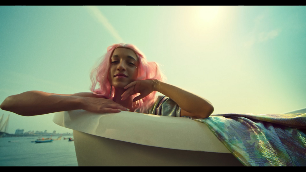 Budweisser Dc_Singing Master-St.00_46_58_26.Still010.png