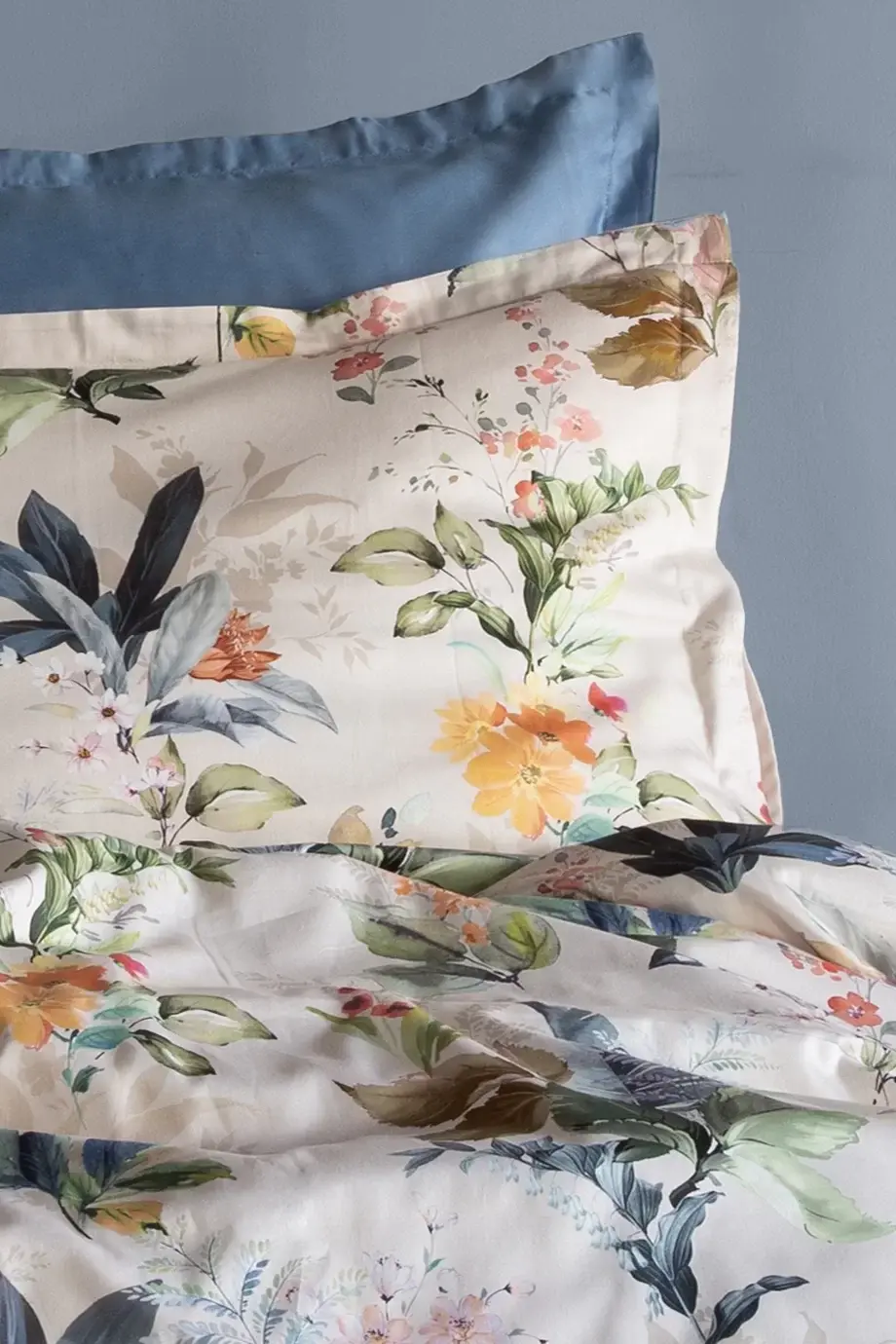 Thumbnail: Claude Bed Set