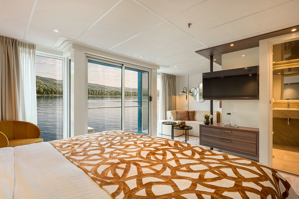 AMADEUS Aurea_ Suite_Suite of the AMADEUS Aurea_Lueftner Cruises_Amadeus_Moving Pictures.j